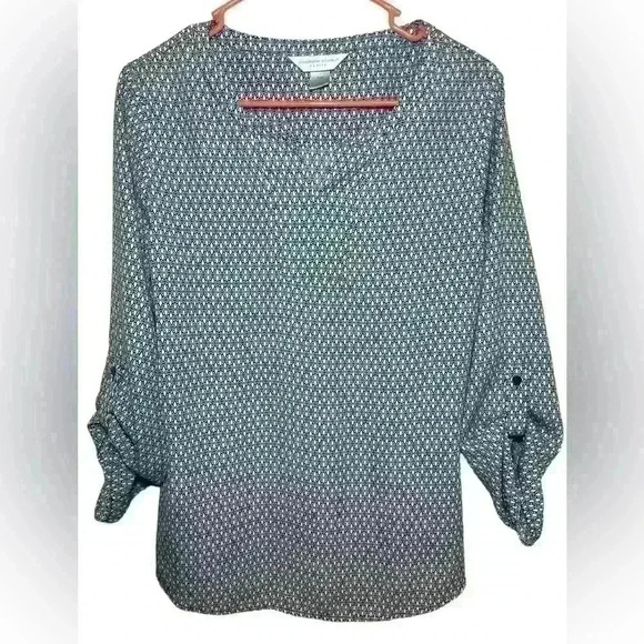 Christopher & Banks Petites Geometric Top Size Medium Notched Collar - Picture 2 of 8